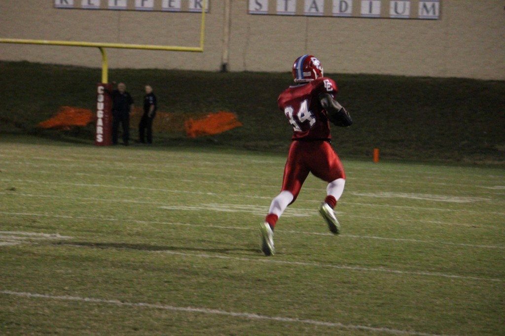 Elijah Hood going for the touchdown